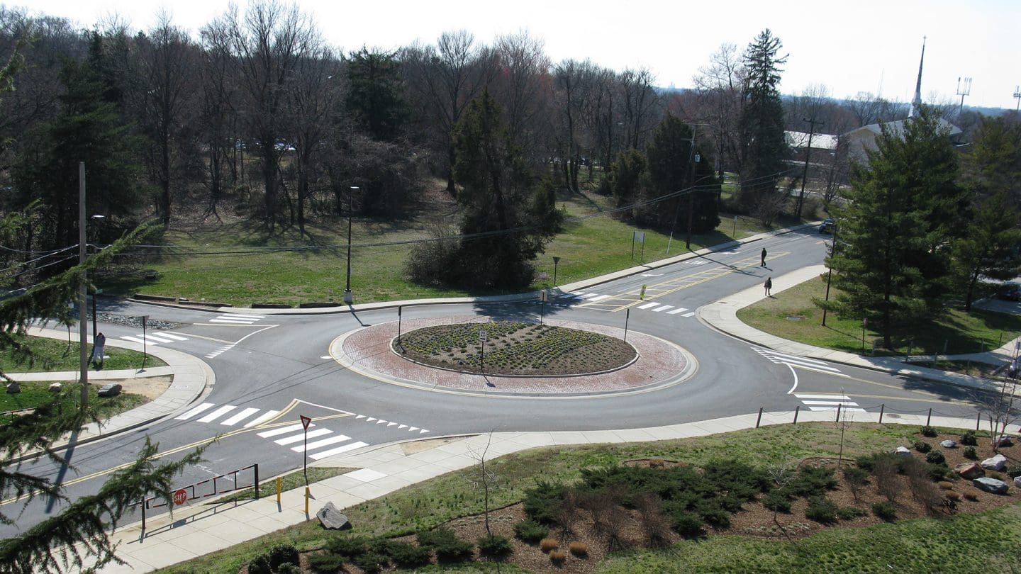 Design features and main geometric elements of a mini-roundabout