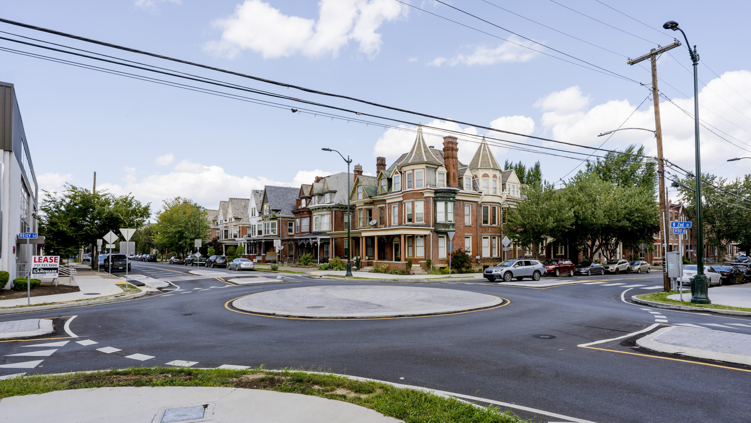 Image of a roundabout in a neighborhood