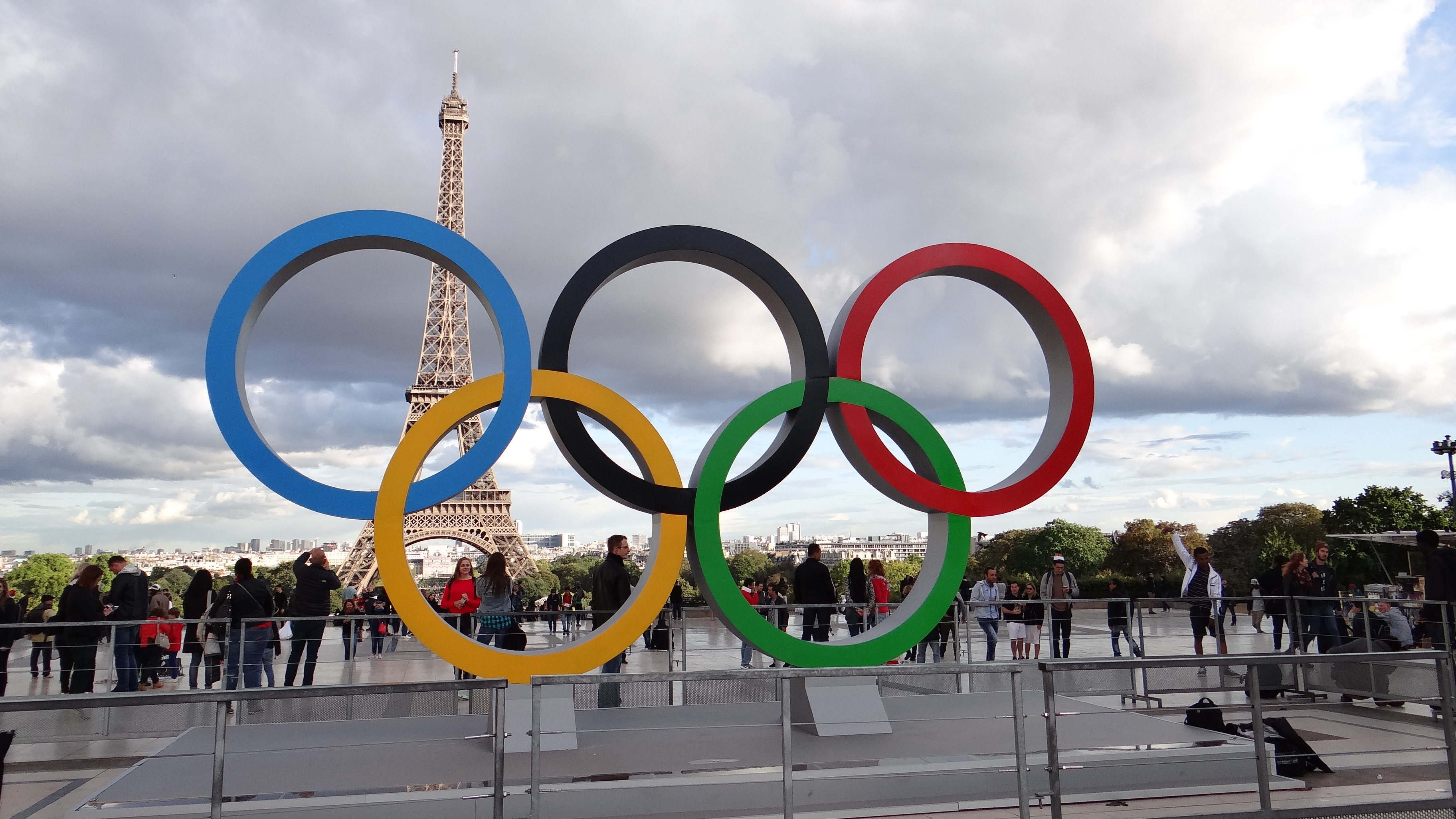 Olympic rings in front of Eiffel Tower